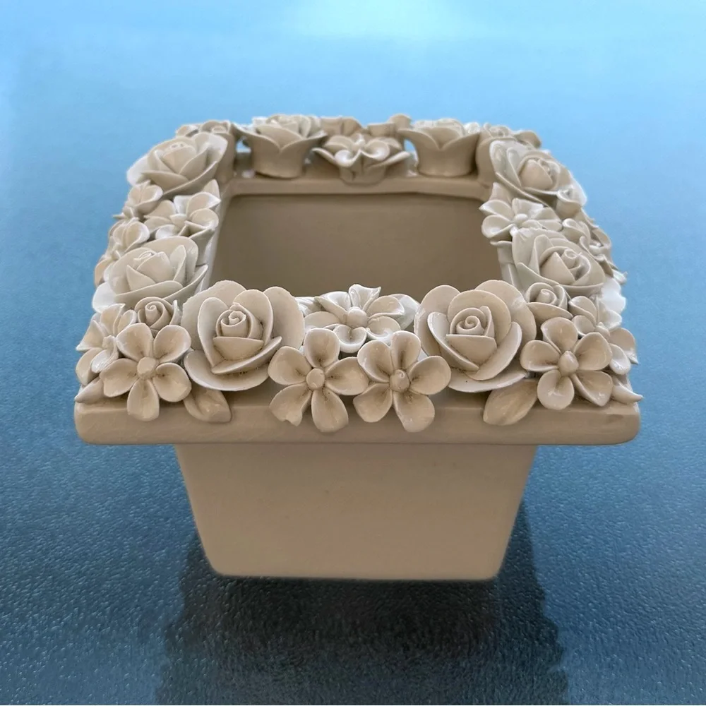 3D Mixed Floral Antique White Ceramic Square Planter/Vase